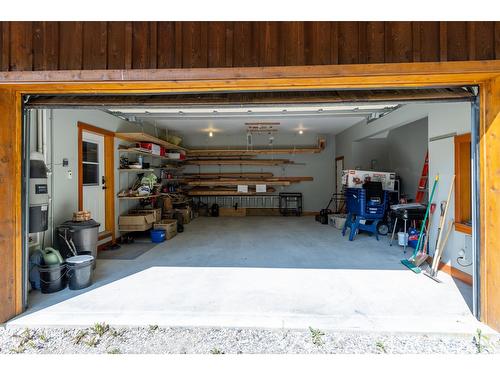 1438 Black Bear Drive, Golden, BC - Indoor Photo Showing Garage