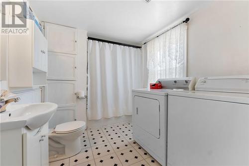 362 Mackay Street, Pembroke, ON - Indoor Photo Showing Bathroom