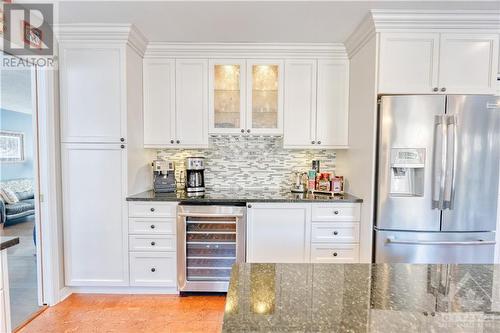5 Huntmaster Lane, Ottawa, ON - Indoor Photo Showing Kitchen With Upgraded Kitchen