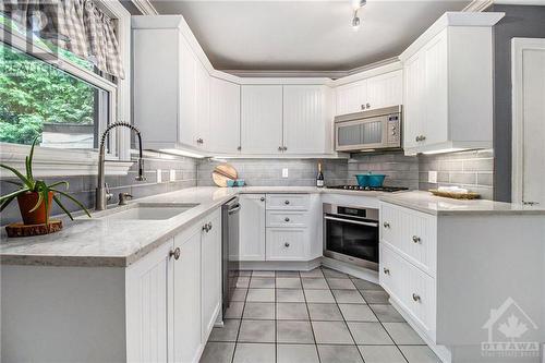 182 Daniel Avenue, Ottawa, ON - Indoor Photo Showing Kitchen With Upgraded Kitchen