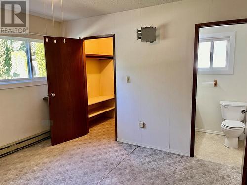 441 Oak Avenue, Sicamous, BC - Indoor Photo Showing Bathroom