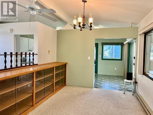 441 Oak Avenue, Sicamous, BC - Indoor Photo Showing Other Room
