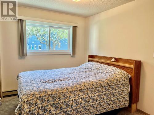 441 Oak Avenue, Sicamous, BC - Indoor Photo Showing Bedroom