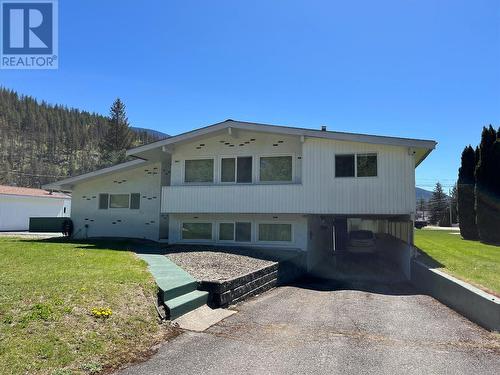 441 Oak Avenue, Sicamous, BC - Outdoor