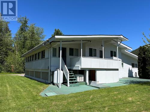 441 Oak Avenue, Sicamous, BC - Outdoor