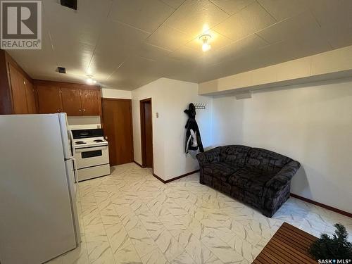 415 1St Avenue, Turtleford, SK - Indoor Photo Showing Kitchen