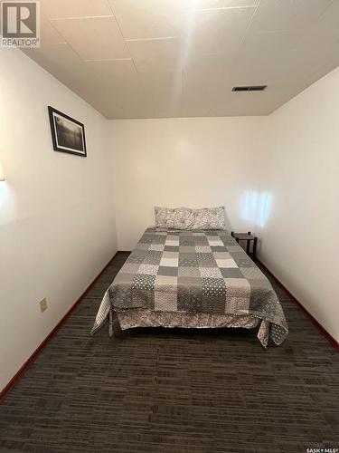 415 1St Avenue, Turtleford, SK - Indoor Photo Showing Bedroom