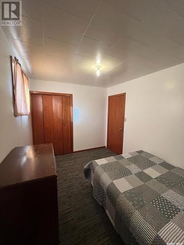 415 1St Avenue, Turtleford, SK - Indoor Photo Showing Bedroom