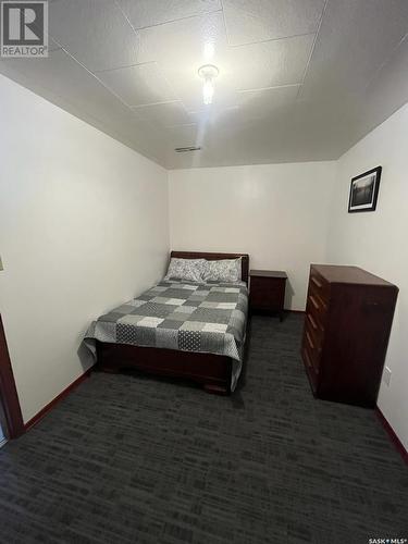 415 1St Avenue, Turtleford, SK - Indoor Photo Showing Bedroom