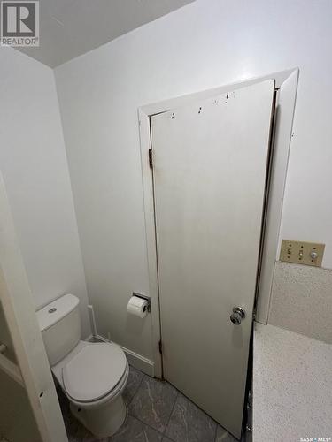 415 1St Avenue, Turtleford, SK - Indoor Photo Showing Bathroom