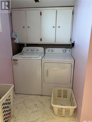 303 2Nd Avenue W, Blaine Lake, SK - Indoor Photo Showing Laundry Room