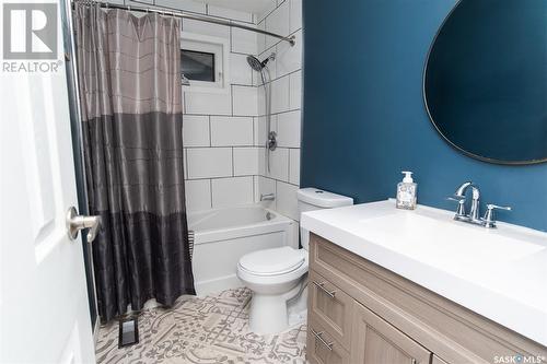 511 9Th Street E, Wynyard, SK - Indoor Photo Showing Bathroom