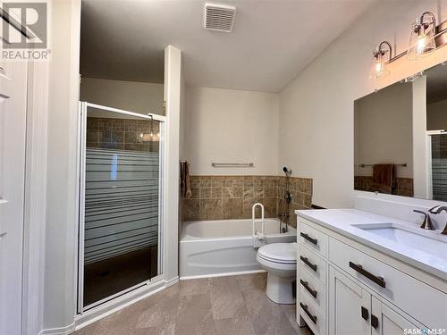 9 406 Tesky Crescent, Wynyard, SK - Indoor Photo Showing Bathroom