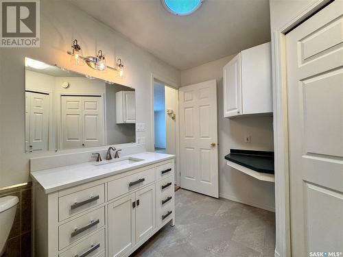 9 406 Tesky Crescent, Wynyard, SK - Indoor Photo Showing Bathroom