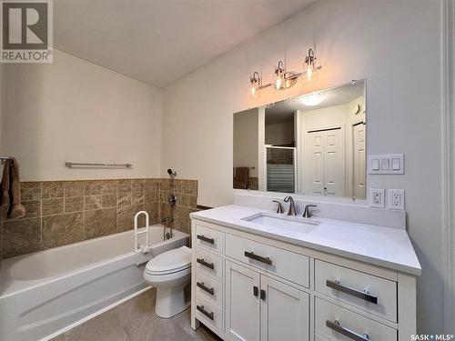 9 406 Tesky Crescent, Wynyard, SK - Indoor Photo Showing Bathroom