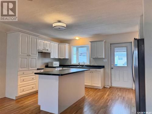 9 406 Tesky Crescent, Wynyard, SK - Indoor Photo Showing Kitchen