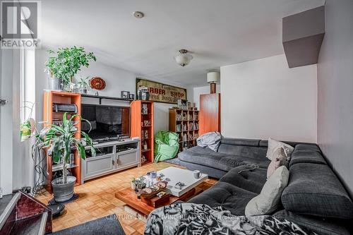 3048 Dundas Street W, Toronto, ON - Indoor Photo Showing Living Room