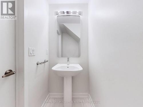 27 - 3405 Ridgeway Drive, Mississauga, ON - Indoor Photo Showing Bathroom