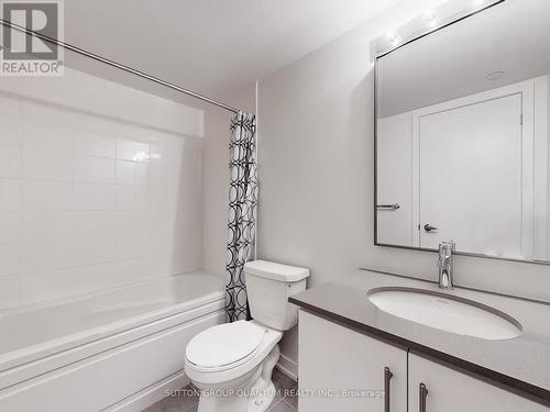 27 - 3405 Ridgeway Drive, Mississauga, ON - Indoor Photo Showing Bathroom