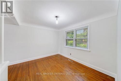 13 Ravina Court, Hamilton, ON - Indoor Photo Showing Other Room