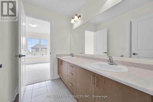 34 Thomas Gemmell Road, North Dumfries, ON - Indoor Photo Showing Bathroom