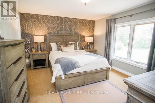 92 Highland Drive, Brantford, ON - Indoor Photo Showing Bedroom