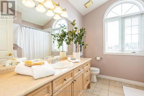 1756 Birchwood Drive, London, ON - Indoor Photo Showing Bathroom