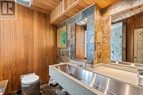 221 Crane Lake Water, The Archipelago, ON - Indoor Photo Showing Bathroom