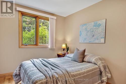 228 Bass Lake Road, Galway-Cavendish And Harvey, ON - Indoor Photo Showing Bedroom