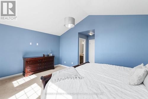 8369 Jeffrey Court E, Niagara Falls, ON - Indoor Photo Showing Bedroom
