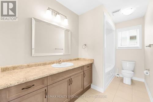 8369 Jeffrey Court E, Niagara Falls, ON - Indoor Photo Showing Bathroom