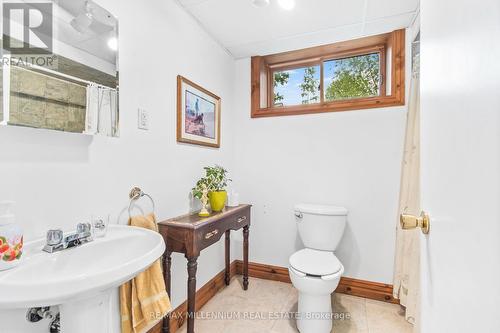 60 Sutherland Drive, Kingston, ON - Indoor Photo Showing Bathroom