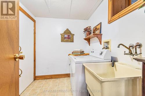 60 Sutherland Drive, Kingston, ON - Indoor Photo Showing Laundry Room