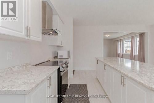 9271 White Oak Avenue, Niagara Falls, ON - Indoor Photo Showing Kitchen