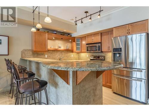 7922 Okanagan Landing Road Unit# 404, Vernon, BC - Indoor Photo Showing Kitchen With Upgraded Kitchen