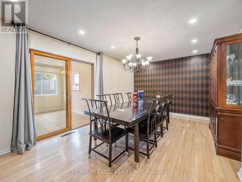25 Maple Grove Avenue, Richmond Hill, ON - Indoor Photo Showing Dining Room