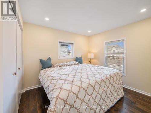 25 Maple Grove Avenue, Richmond Hill, ON - Indoor Photo Showing Bedroom