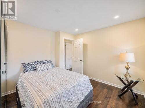 25 Maple Grove Avenue, Richmond Hill, ON - Indoor Photo Showing Bedroom