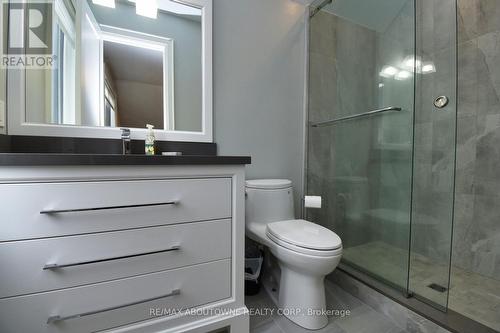 623 Weynway Court N, Oakville, ON - Indoor Photo Showing Bathroom
