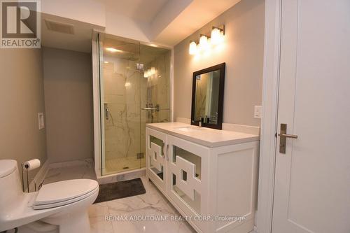 623 Weynway Court N, Oakville, ON - Indoor Photo Showing Bathroom