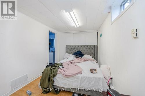 22 Hayden Court S, Brampton, ON - Indoor Photo Showing Bedroom