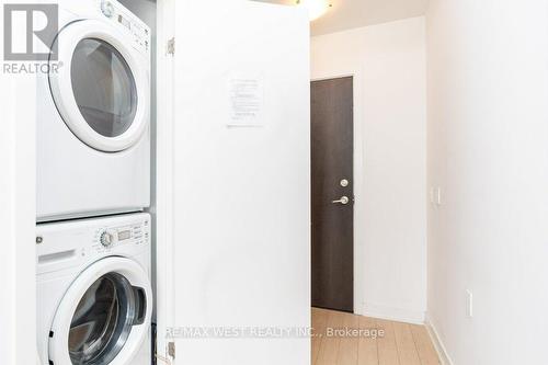 2508 - 10 Park Lawn Road, Toronto, ON - Indoor Photo Showing Laundry Room
