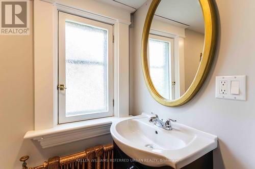 325 College Street, Cobourg, ON - Indoor Photo Showing Bathroom