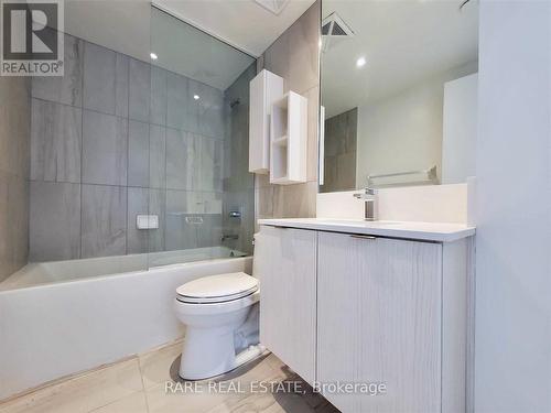 909 - 99 Broadway Avenue, Toronto, ON - Indoor Photo Showing Bathroom