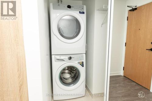 2302 - 7950 Bathurst Street, Vaughan, ON - Indoor Photo Showing Laundry Room