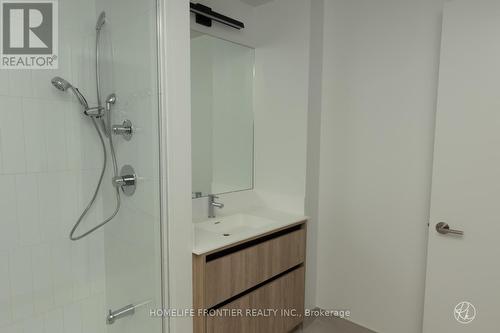 2302 - 7950 Bathurst Street, Vaughan, ON - Indoor Photo Showing Bathroom