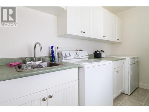 314 Sixth Street E, Revelstoke, BC - Indoor Photo Showing Laundry Room