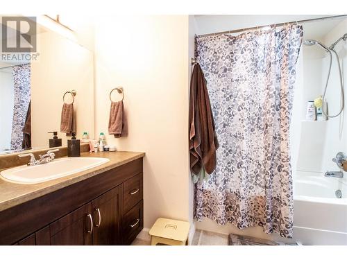 314 Sixth Street E, Revelstoke, BC - Indoor Photo Showing Bathroom