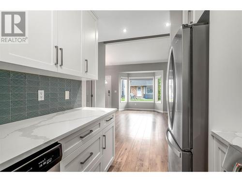 3155 Gordon Drive Unit# 202, Kelowna, BC - Indoor Photo Showing Kitchen With Upgraded Kitchen