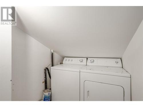 3155 Gordon Drive Unit# 202, Kelowna, BC - Indoor Photo Showing Laundry Room